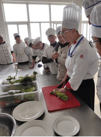 陕西旅游烹饪职业学院_扬州大学旅游烹饪学院邮编_陕西烹饪旅游职业学院