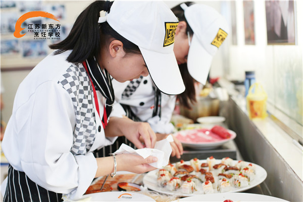 陕西旅游烹饪职业学院_扬州大学旅游烹饪学院邮编_陕西烹饪旅游职业学院